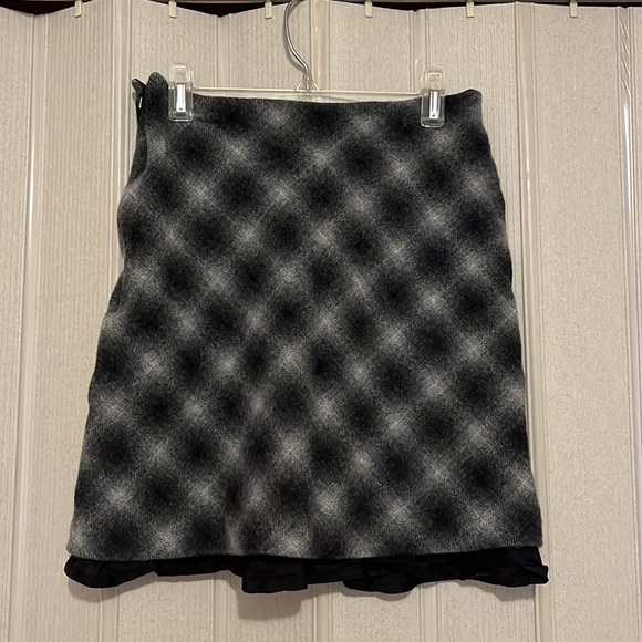 Grey Plaid skirt from Hobbs England! - Picture 2 of 6